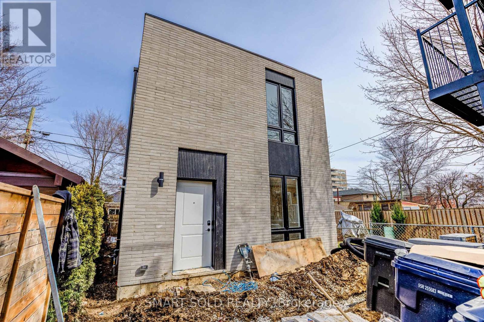 GARDEN SUITE - 33 KIRKNEWTON ROAD, Toronto, Ontario