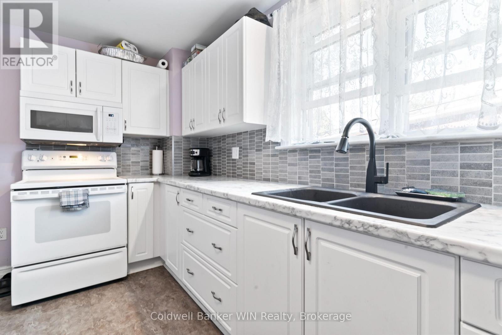 121 Queen Street W, Wellington North, Ontario  N0G 2L1 - Photo 6 - X12923454