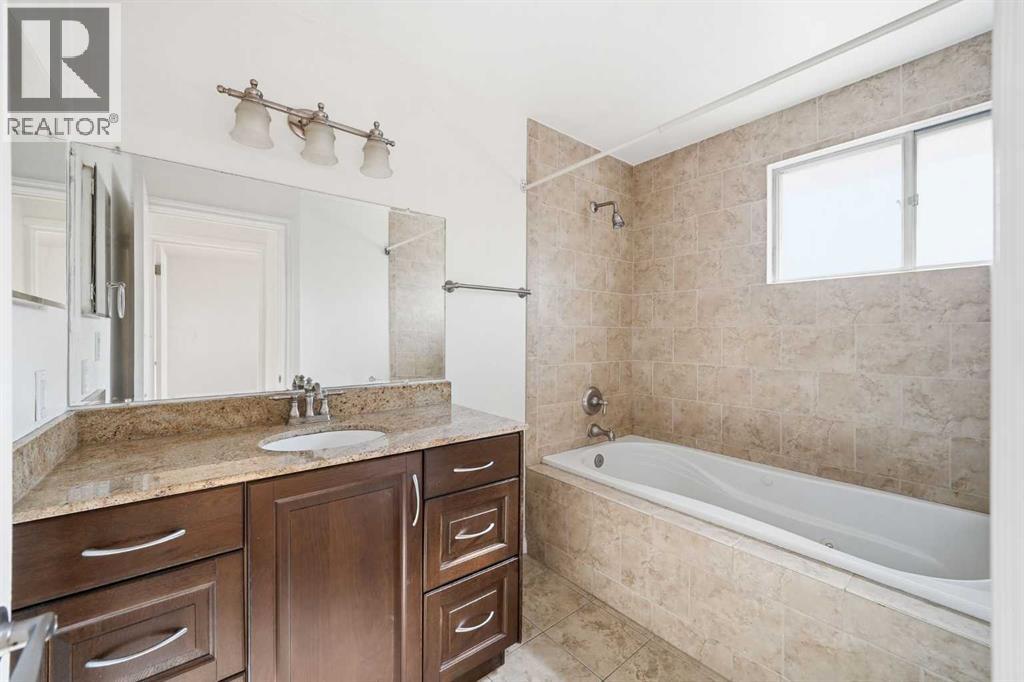 1447 Northmount Drive NW, Calgary, Alberta  T2L 0G7 - Photo 23 - A2295699