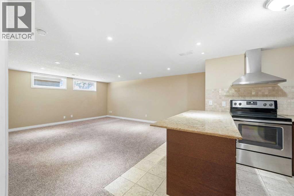 1447 Northmount Drive NW, Calgary, Alberta  T2L 0G7 - Photo 29 - A2295699