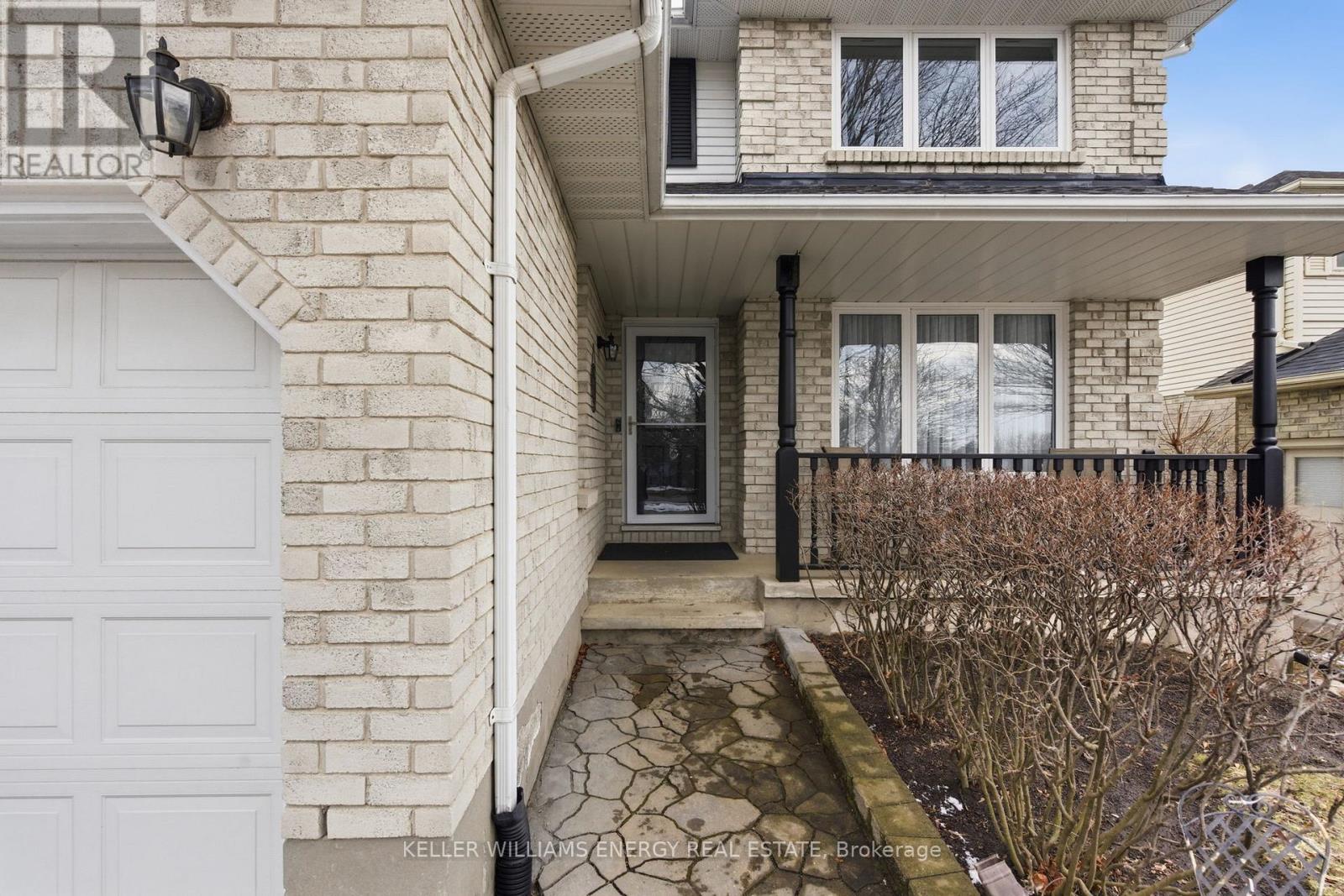 555 Peggoty Circle, Oshawa, Ontario  L1K 2C4 - Photo 3 - E12923352