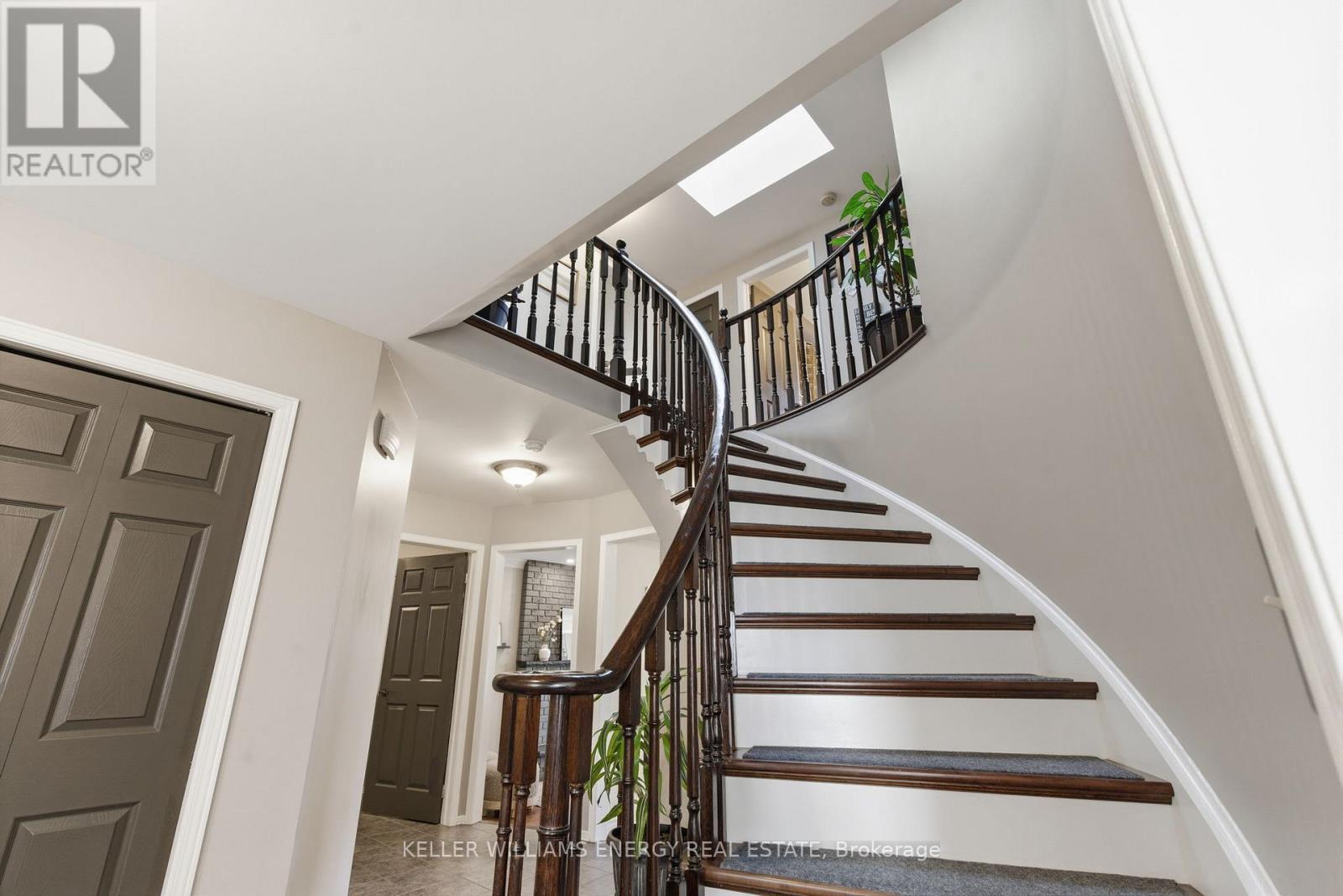 555 Peggoty Circle, Oshawa, Ontario  L1K 2C4 - Photo 6 - E12923352