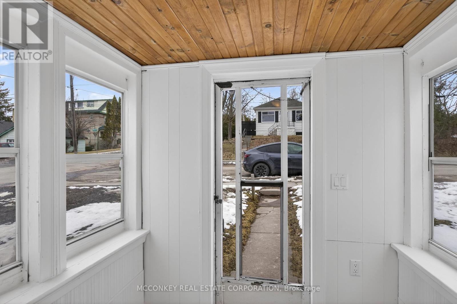 639 Rubidge Street, Peterborough, Ontario  K9H 4E9 - Photo 3 - X12923412