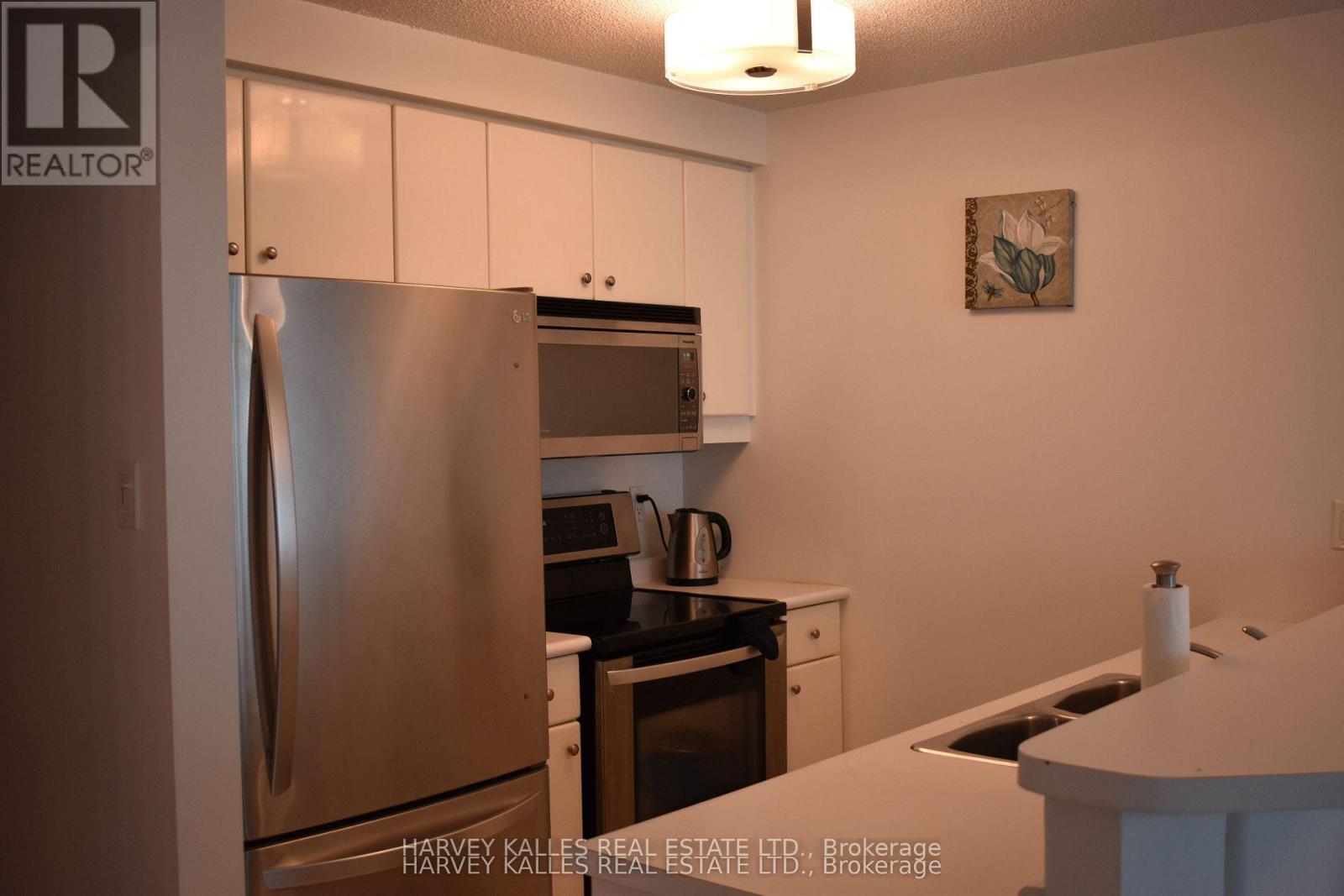 705 - 10 Yonge Street, Toronto, Ontario  M5J 1R4 - Photo 2 - C12923324