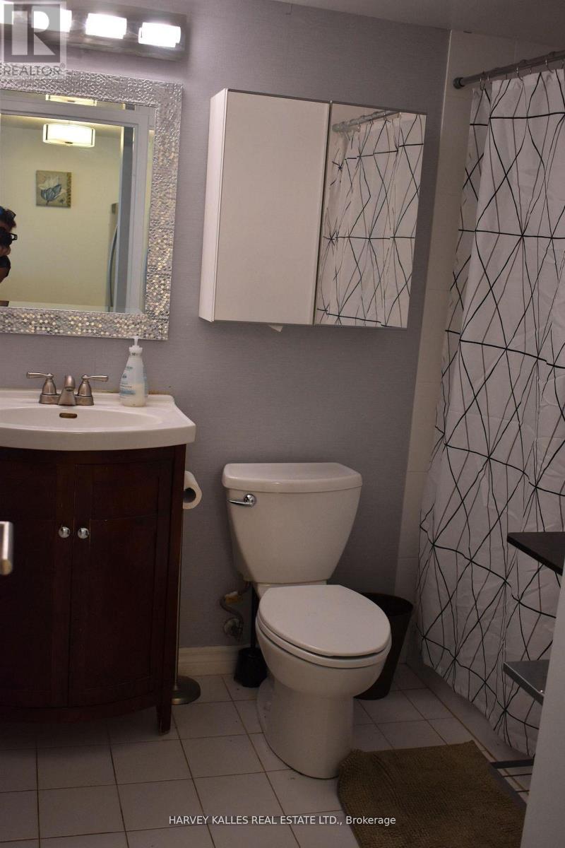 705 - 10 Yonge Street, Toronto, Ontario  M5J 1R4 - Photo 6 - C12923324