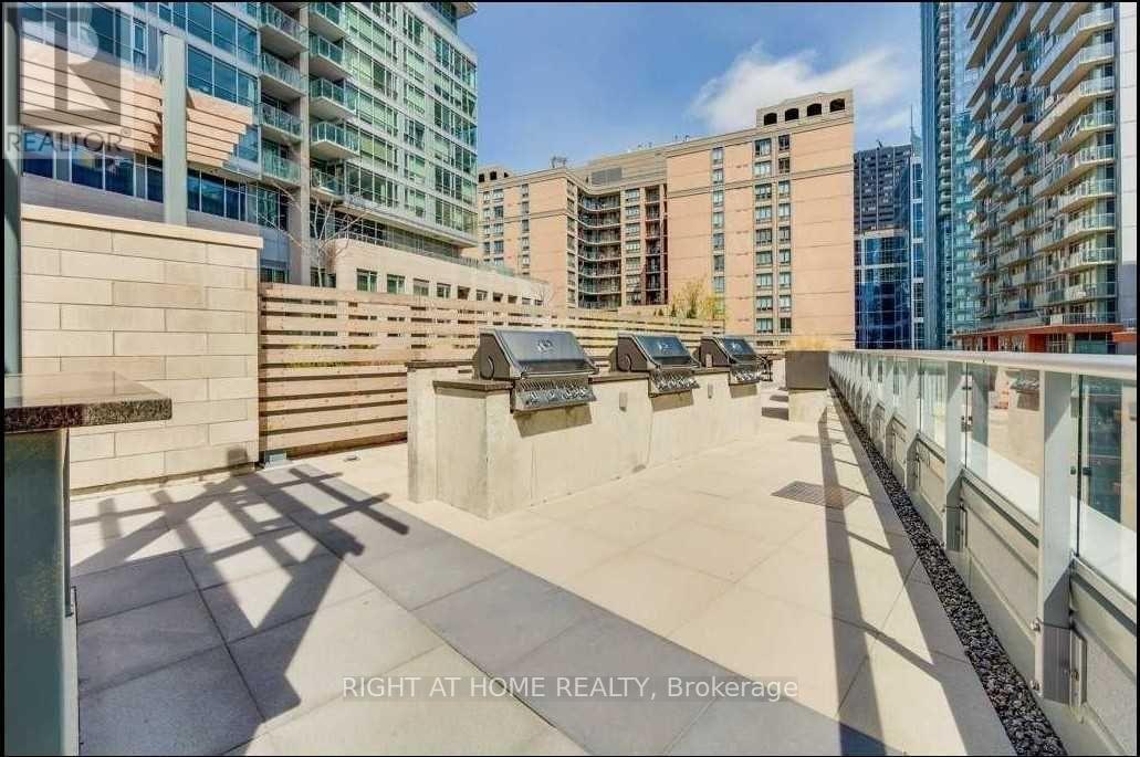 1607 - 30 Nelson Street, Toronto, Ontario  M5V 0H5 - Photo 14 - C12923336