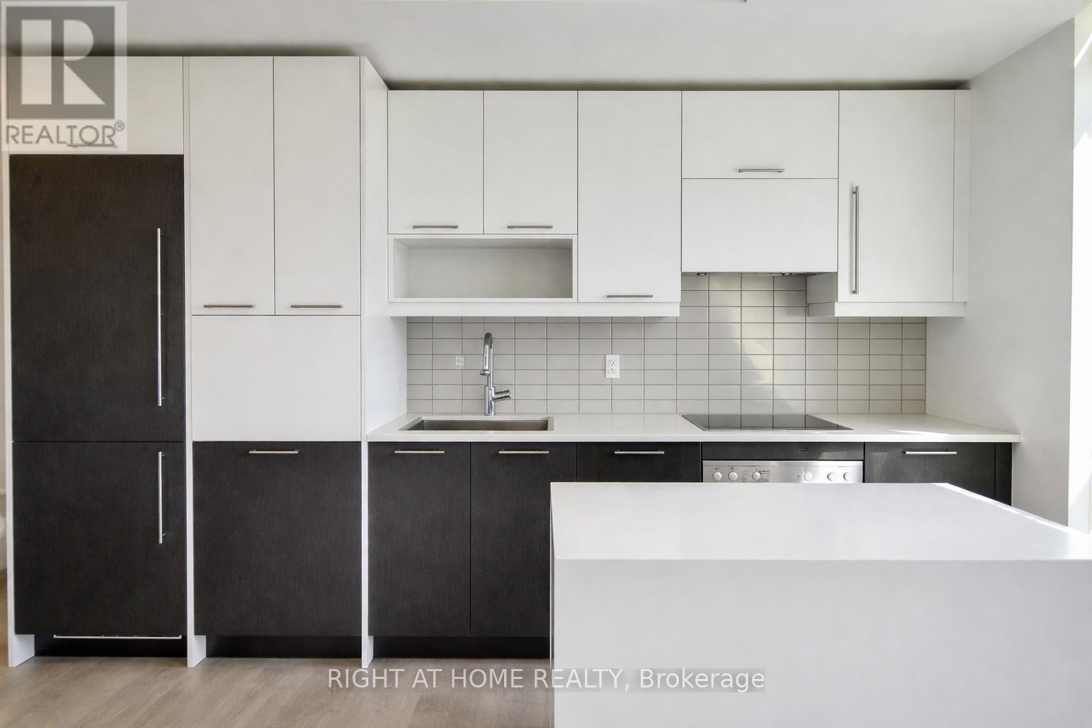 1607 - 30 Nelson Street, Toronto, Ontario  M5V 0H5 - Photo 3 - C12923336