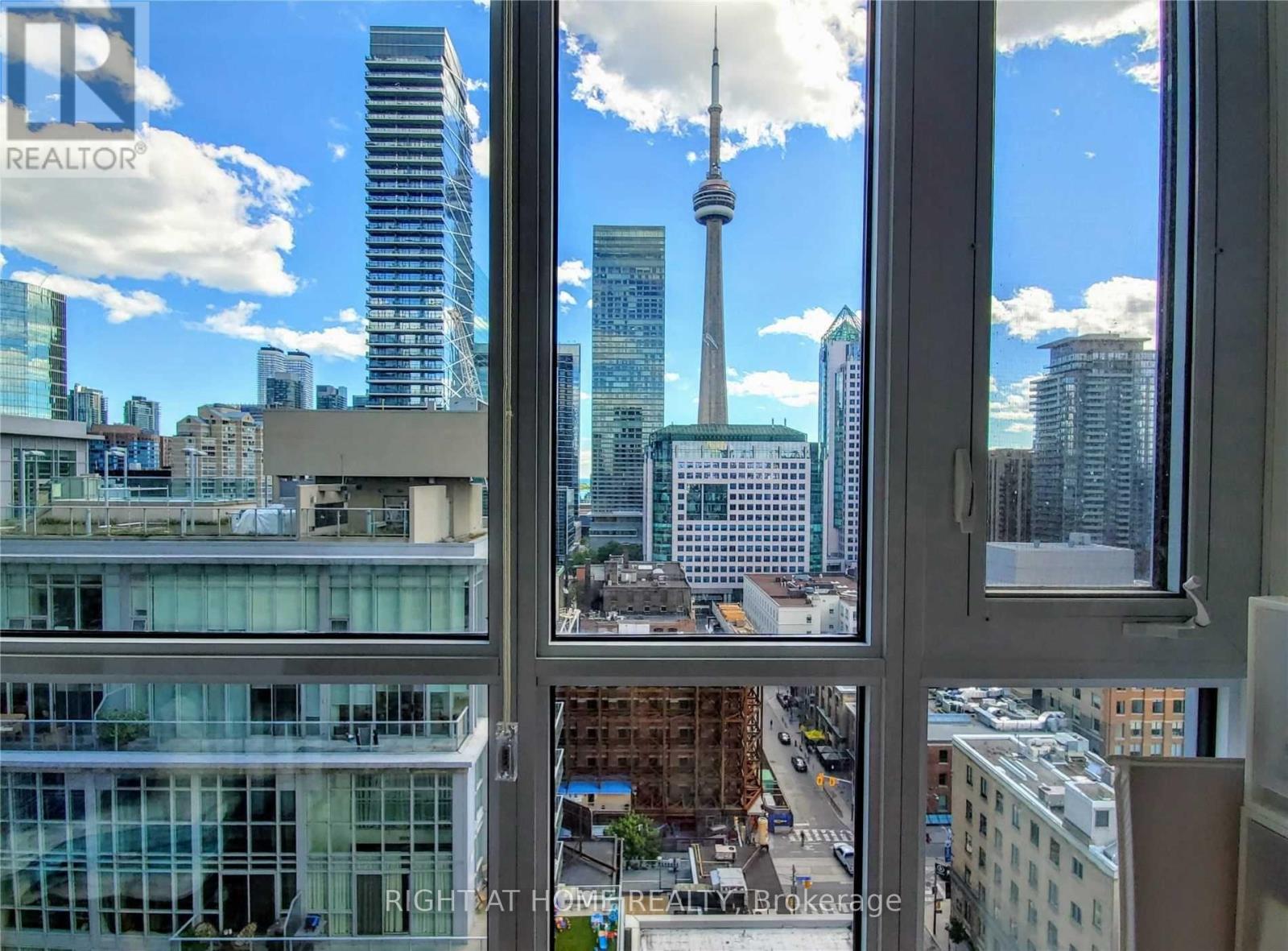 1607 - 30 Nelson Street, Toronto, Ontario  M5V 0H5 - Photo 5 - C12923336