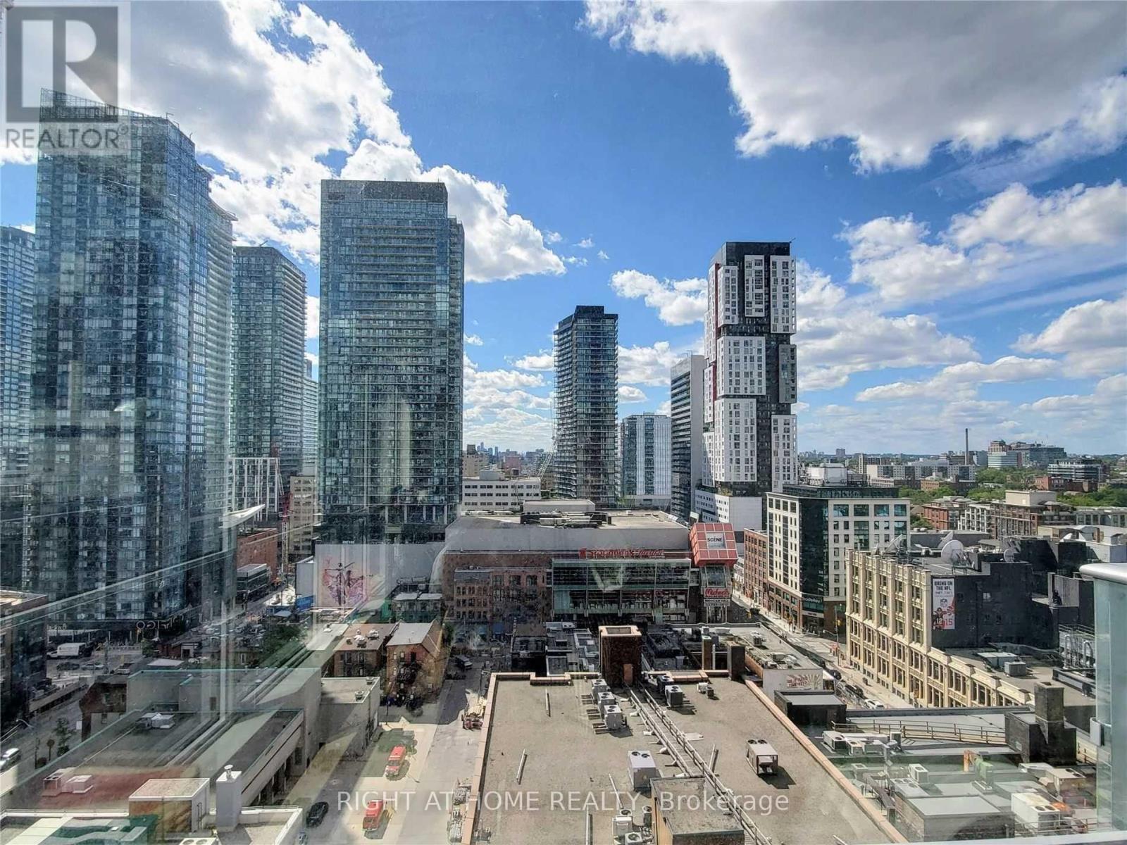 1607 - 30 Nelson Street, Toronto, Ontario  M5V 0H5 - Photo 6 - C12923336