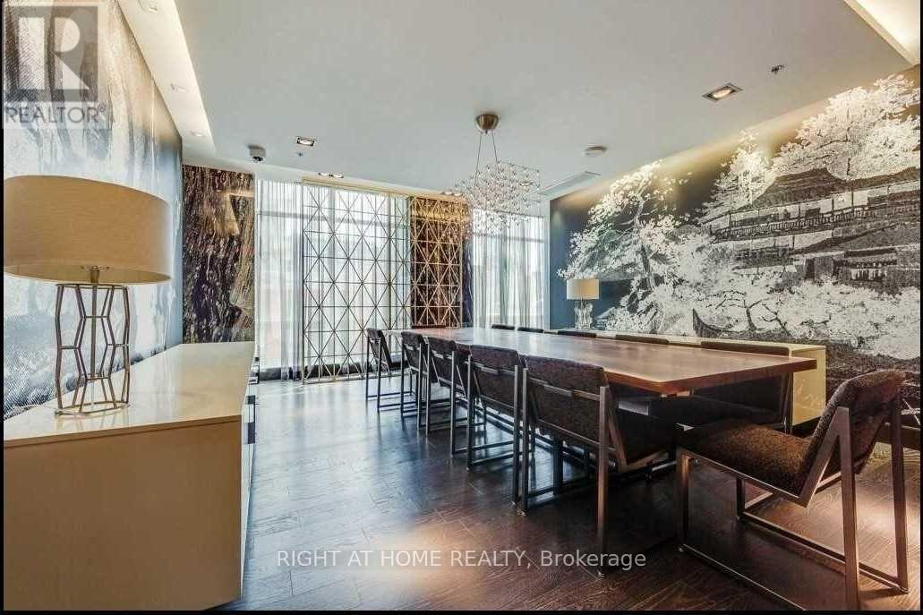 1607 - 30 Nelson Street, Toronto, Ontario  M5V 0H5 - Photo 8 - C12923336