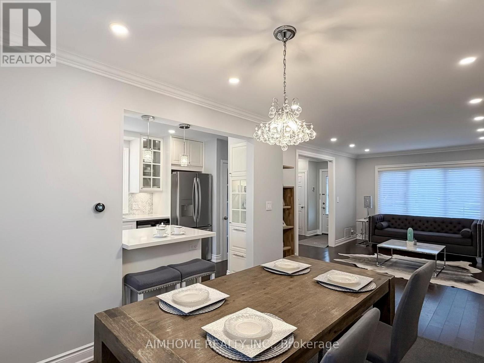 39 Brentcliffe Road, Toronto, Ontario  M4G 3Y4 - Photo 18 - C12923362