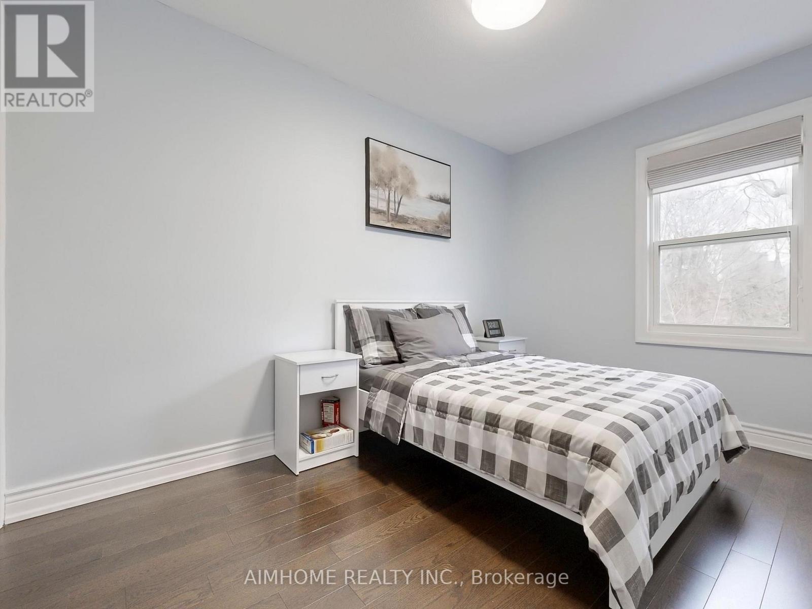 39 Brentcliffe Road, Toronto, Ontario  M4G 3Y4 - Photo 22 - C12923362