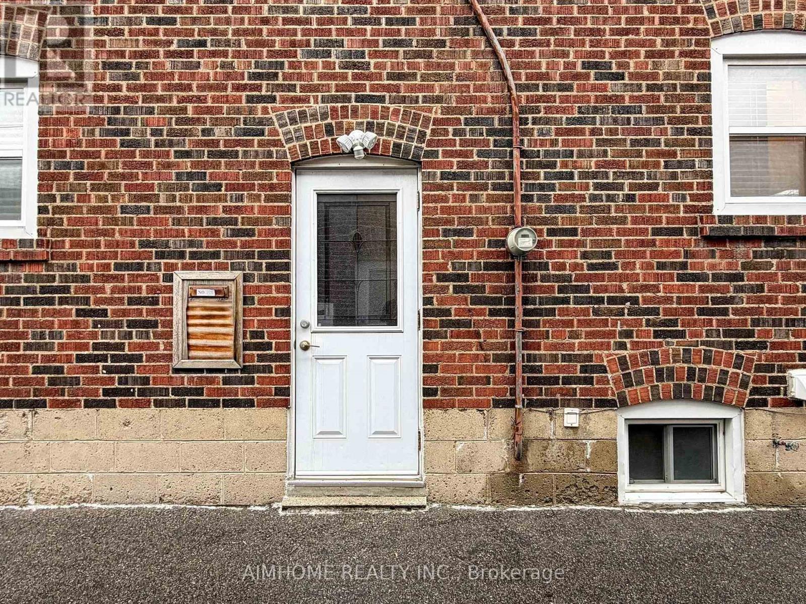 39 Brentcliffe Road, Toronto, Ontario  M4G 3Y4 - Photo 45 - C12923362