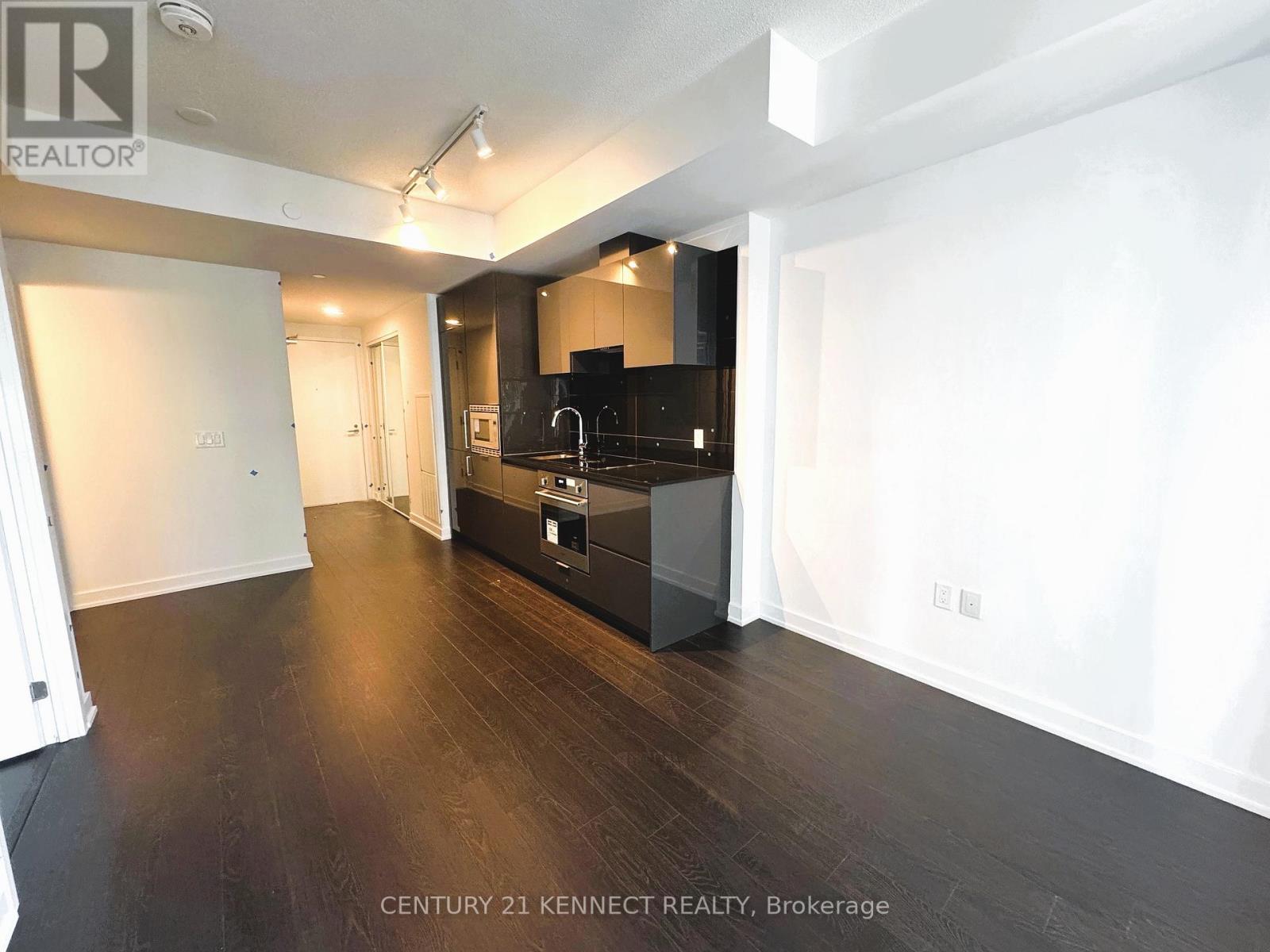 1821 - 230 Simcoe Street, Toronto, Ontario  M5T 0G7 - Photo 6 - C12923390