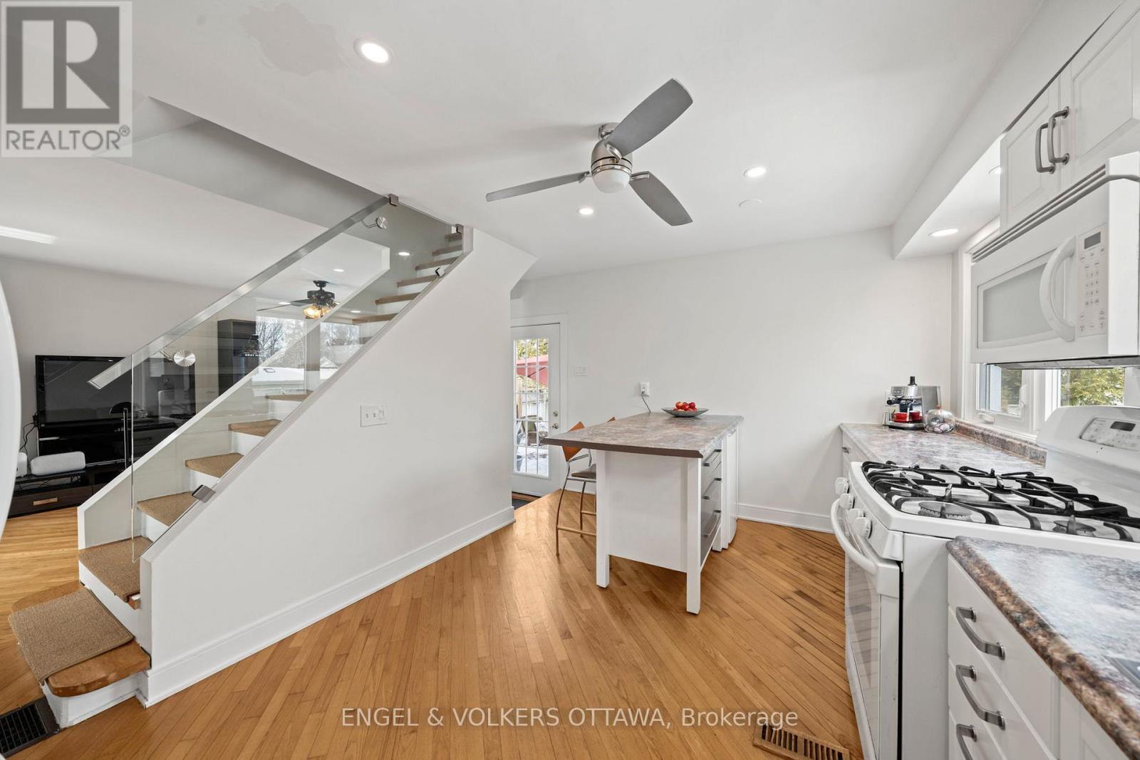 315 Frost Avenue, Ottawa, Ontario  K1H 5J1 - Photo 14 - X12923308