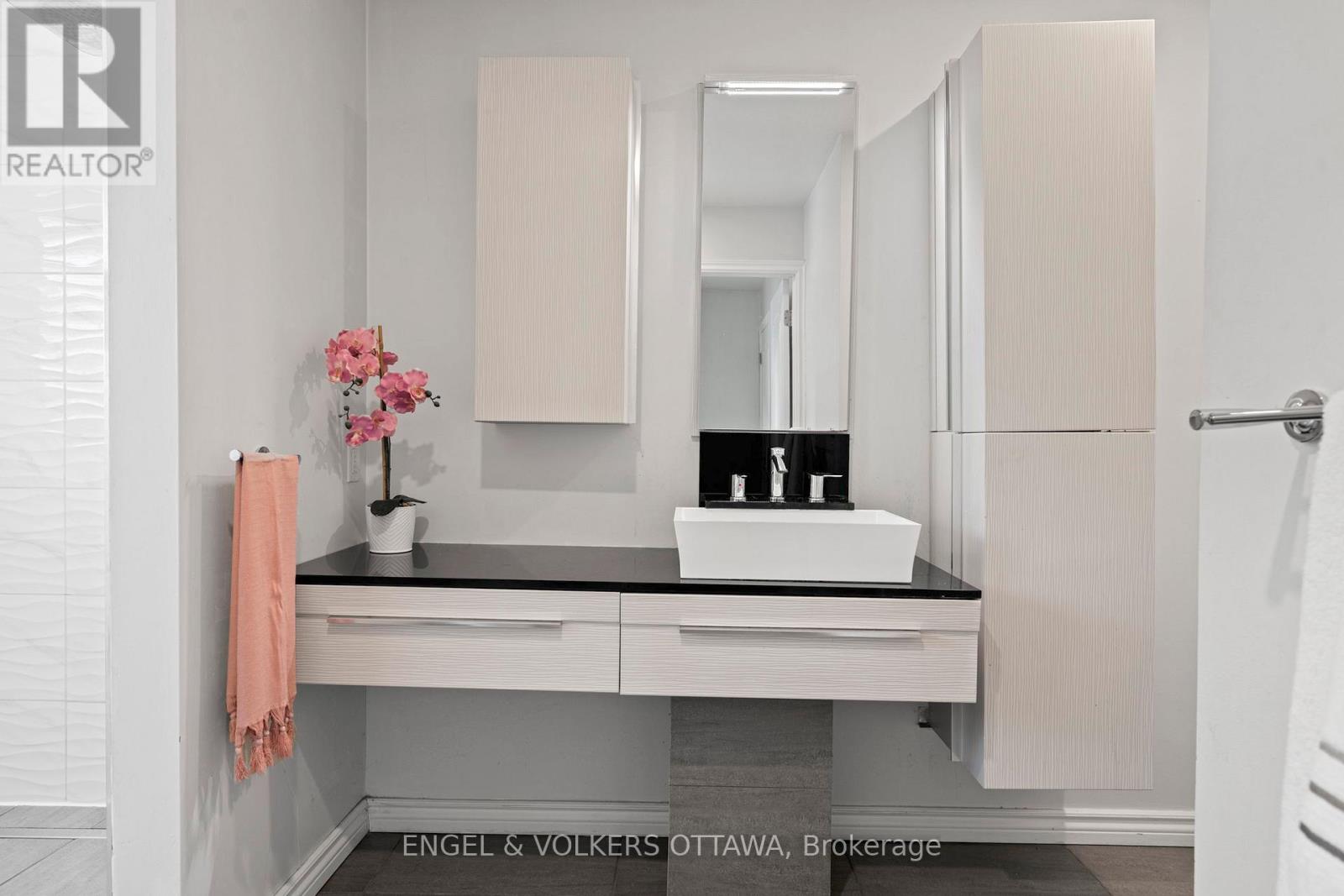 315 Frost Avenue, Ottawa, Ontario  K1H 5J1 - Photo 27 - X12923308