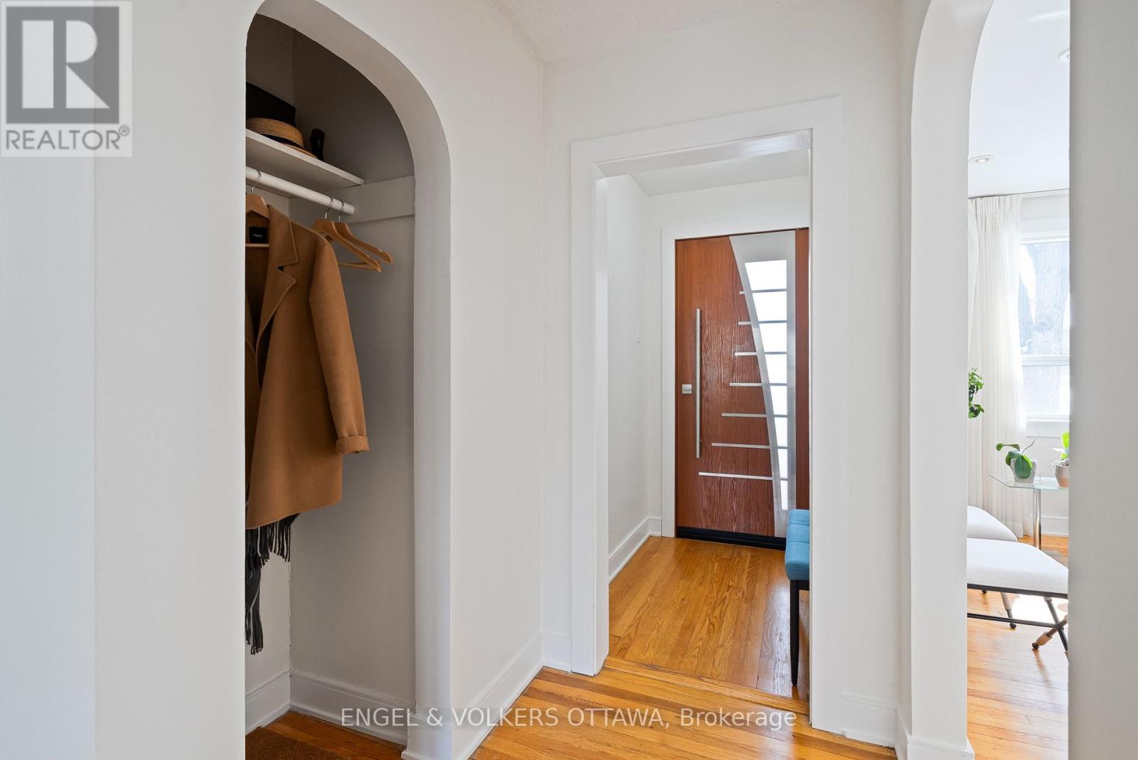 315 Frost Avenue, Ottawa, Ontario  K1H 5J1 - Photo 3 - X12923308