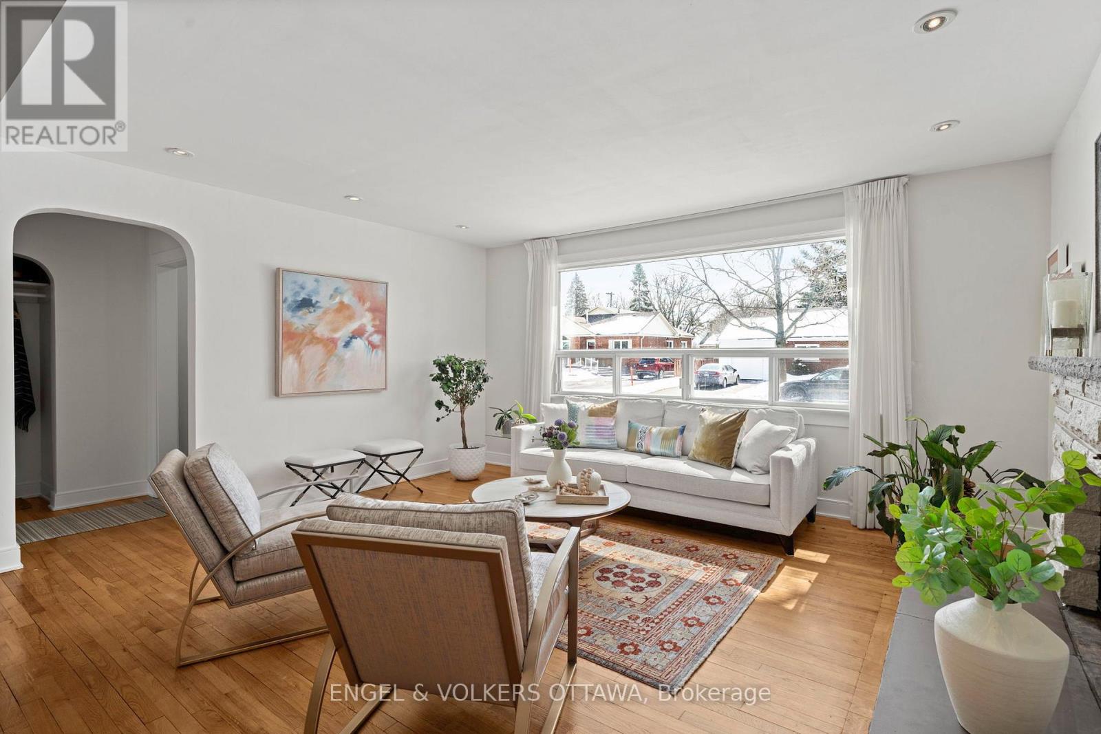 315 Frost Avenue, Ottawa, Ontario  K1H 5J1 - Photo 5 - X12923308