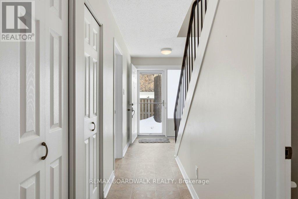 65 - 837 Eastvale Drive, Ottawa, Ontario  K1J 7T5 - Photo 2 - X12923326