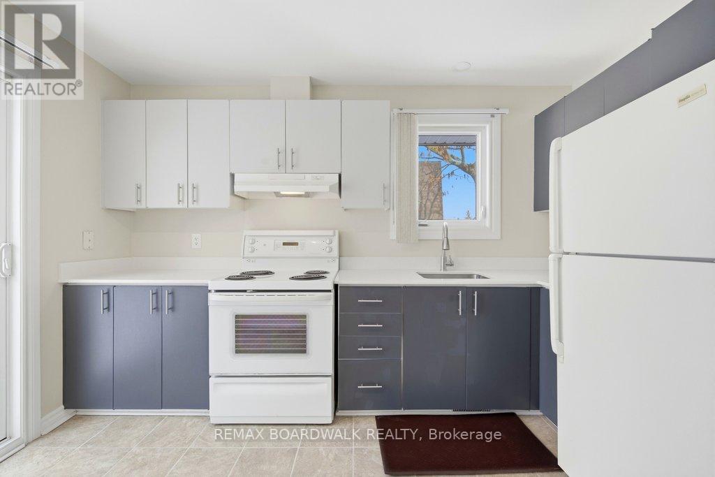 65 - 837 Eastvale Drive, Ottawa, Ontario  K1J 7T5 - Photo 5 - X12923326