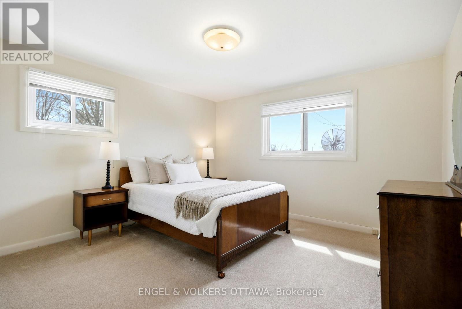 1148 Castle Hill Crescent, Ottawa, Ontario  K2C 2A8 - Photo 18 - X12923426