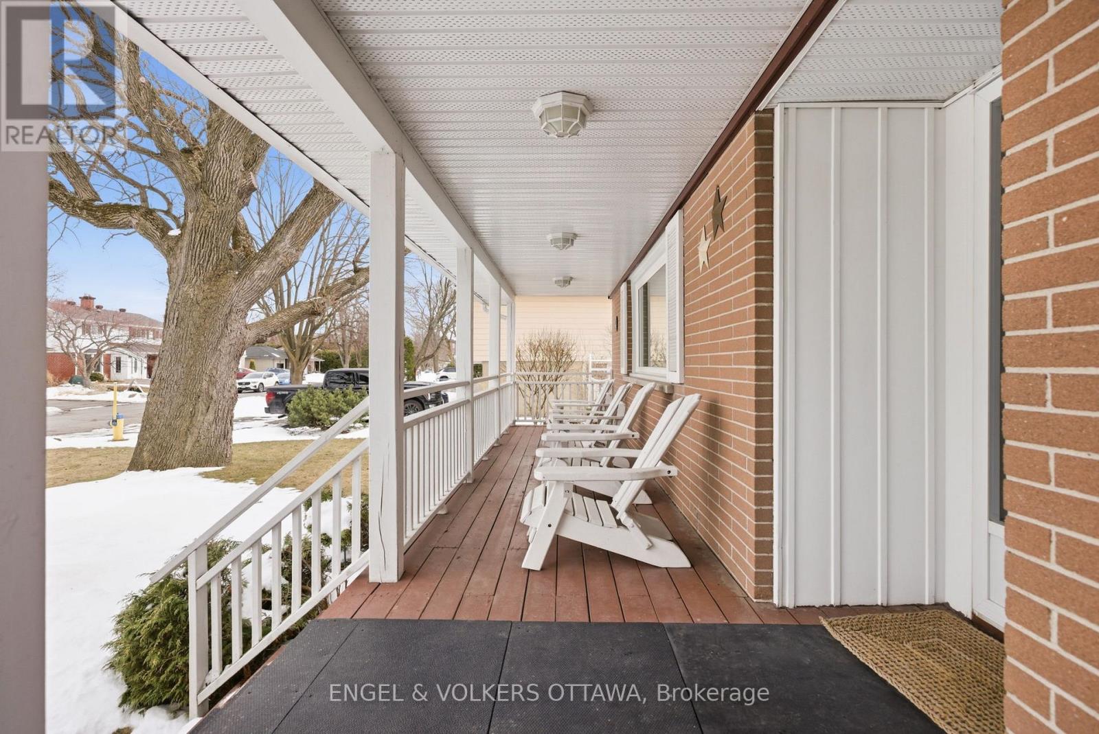 1148 Castle Hill Crescent, Ottawa, Ontario  K2C 2A8 - Photo 2 - X12923426