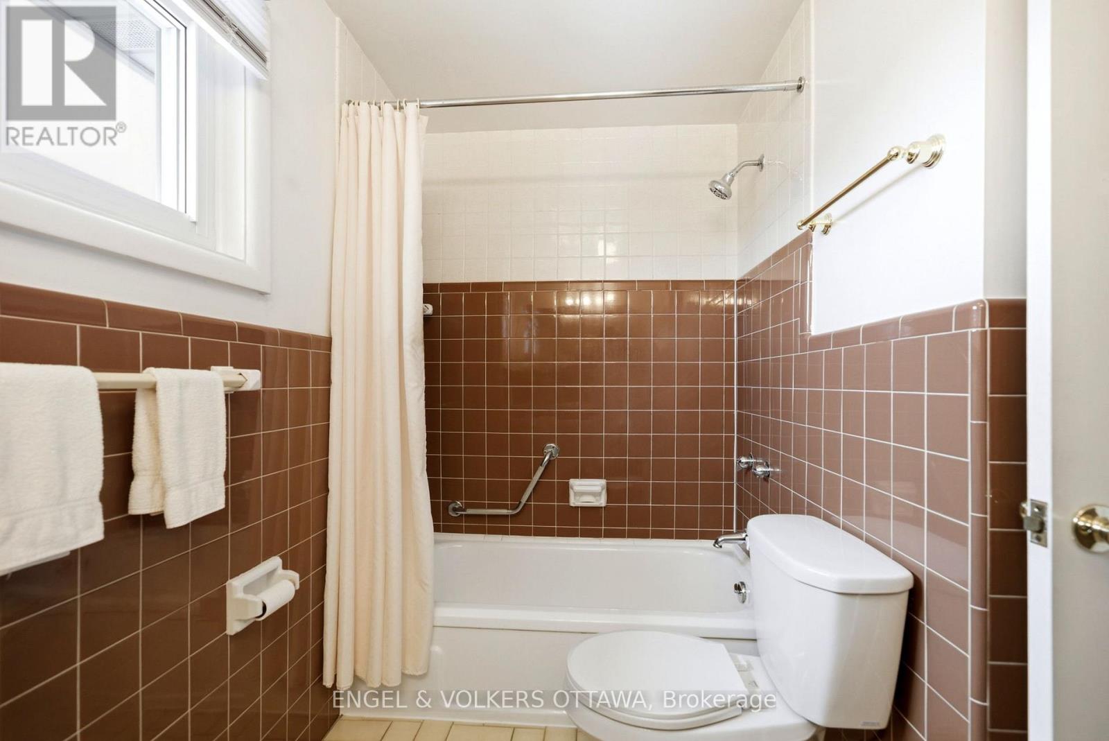 1148 Castle Hill Crescent, Ottawa, Ontario  K2C 2A8 - Photo 24 - X12923426