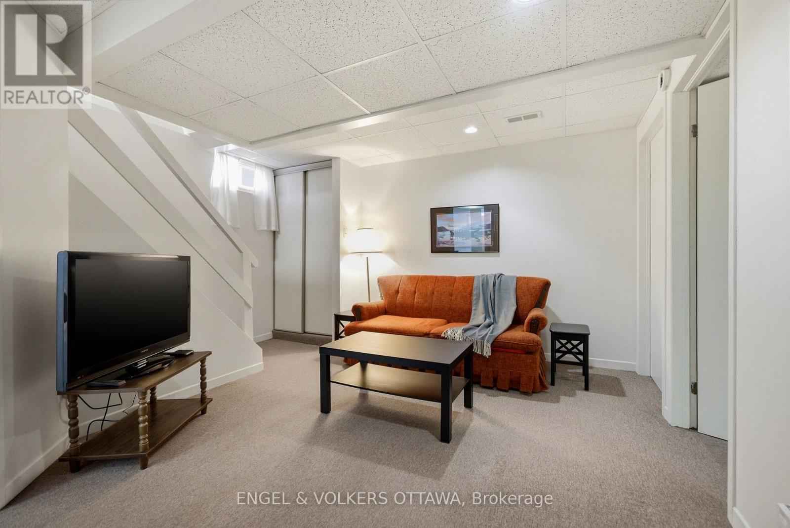 1148 Castle Hill Crescent, Ottawa, Ontario  K2C 2A8 - Photo 25 - X12923426