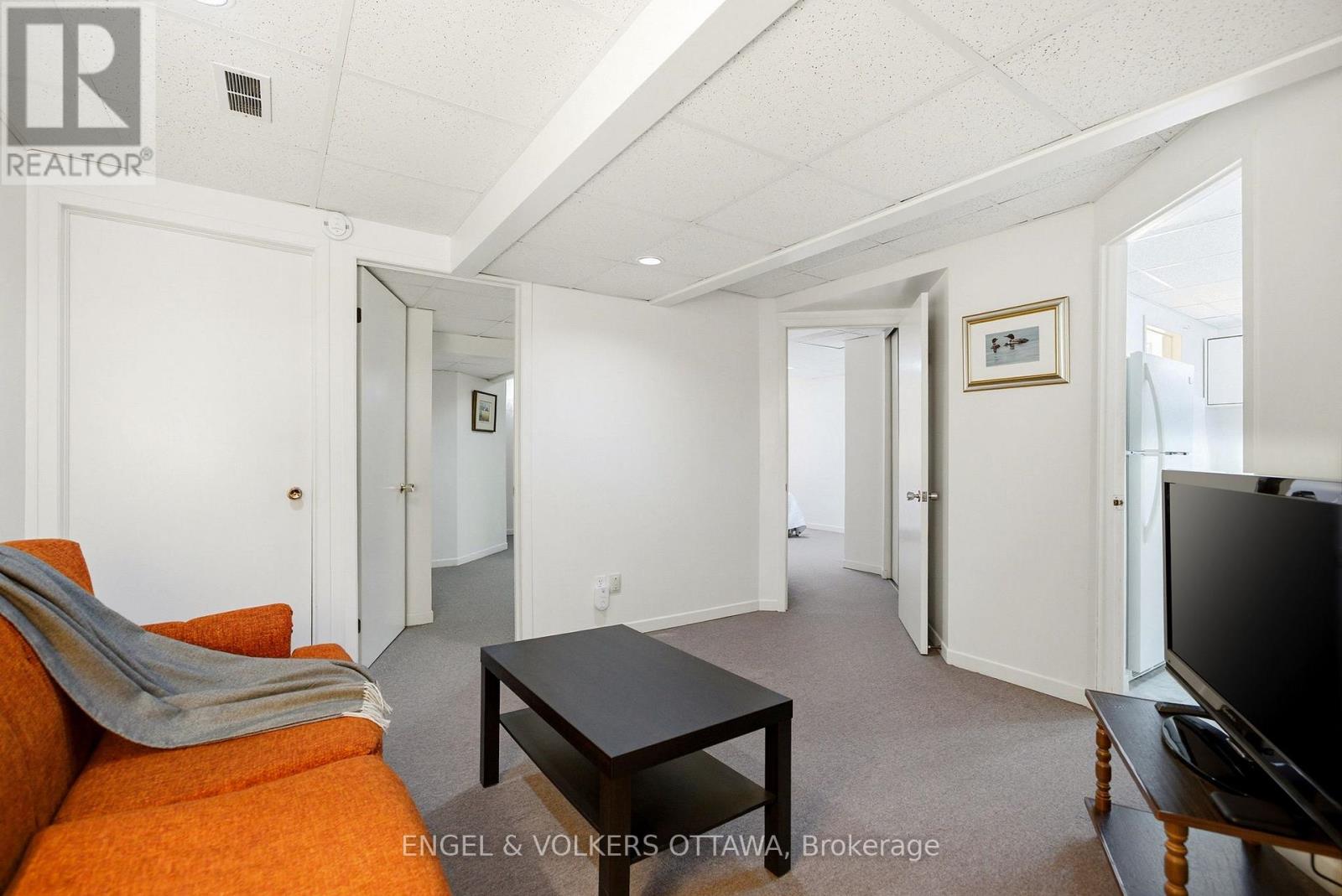 1148 Castle Hill Crescent, Ottawa, Ontario  K2C 2A8 - Photo 26 - X12923426