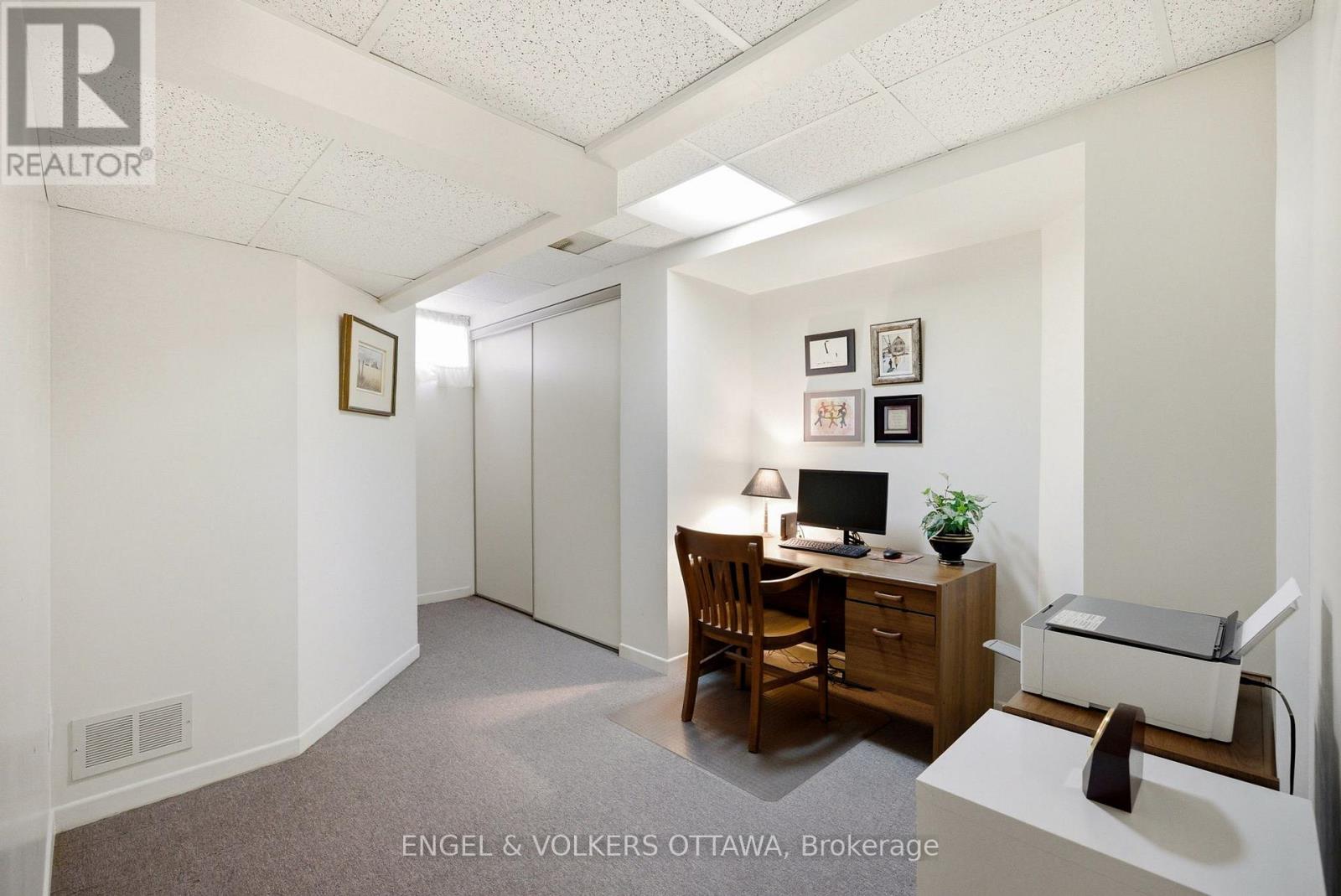 1148 Castle Hill Crescent, Ottawa, Ontario  K2C 2A8 - Photo 29 - X12923426