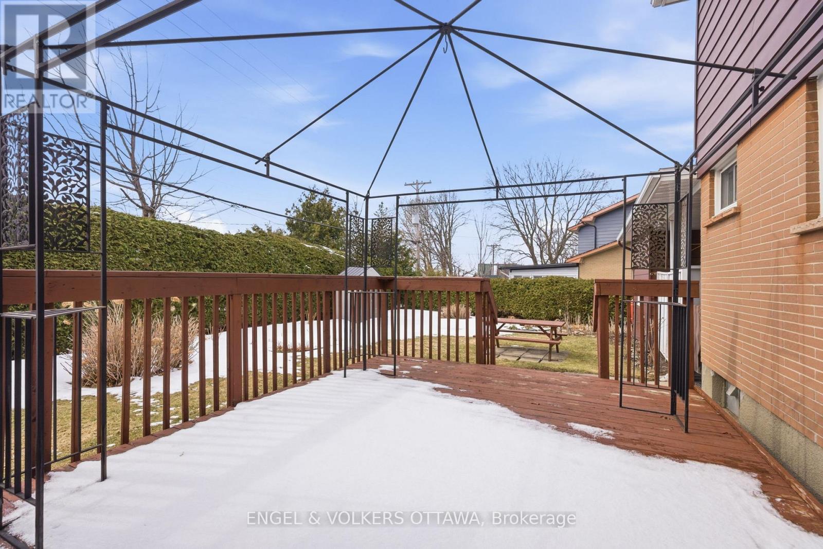 1148 Castle Hill Crescent, Ottawa, Ontario  K2C 2A8 - Photo 32 - X12923426