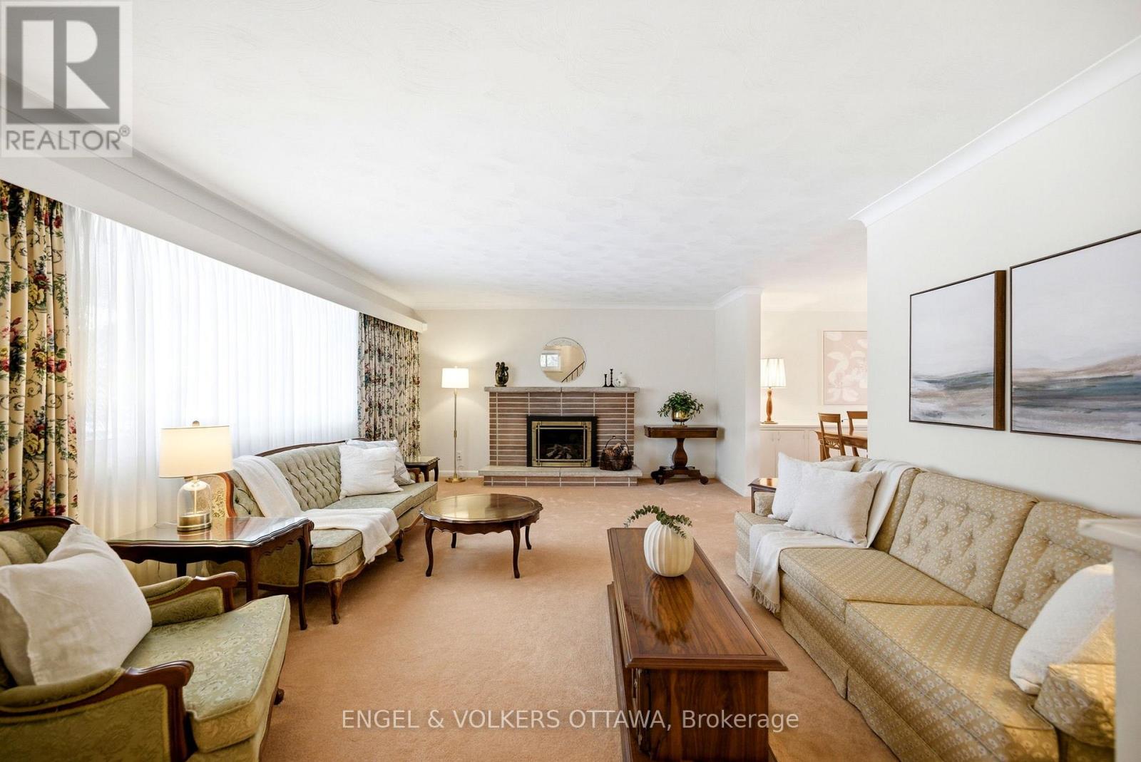 1148 Castle Hill Crescent, Ottawa, Ontario  K2C 2A8 - Photo 4 - X12923426