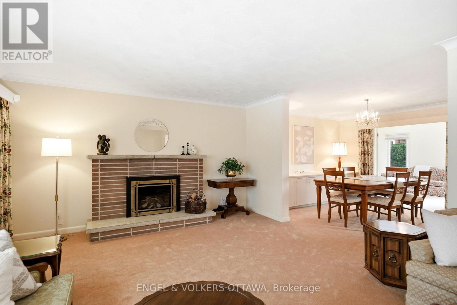 1148 Castle Hill Crescent, Ottawa, Ontario  K2C 2A8 - Photo 5 - X12923426