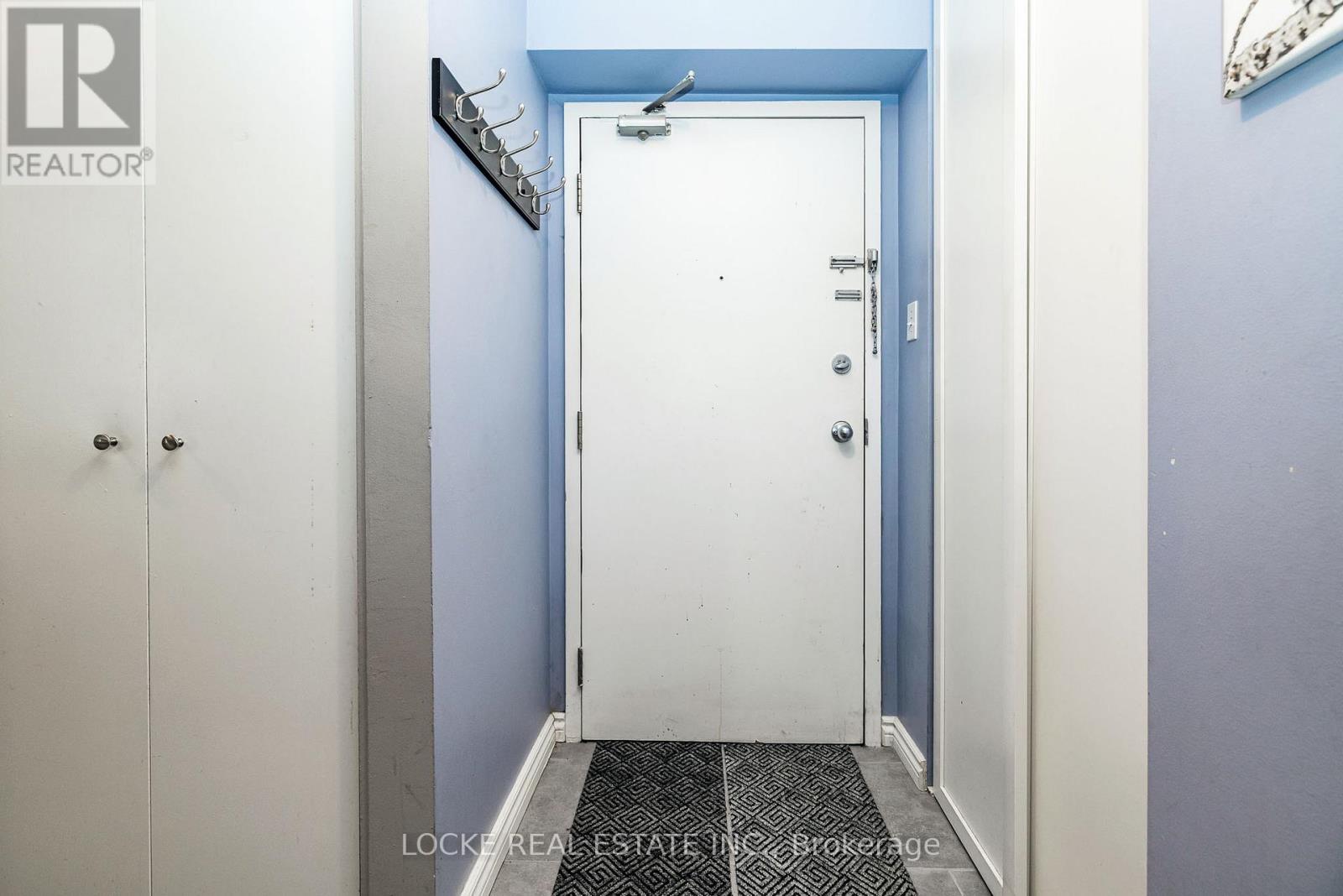 105 - 250 Brittany Drive, Ottawa, Ontario  K1K 4M1 - Photo 3 - X12923466