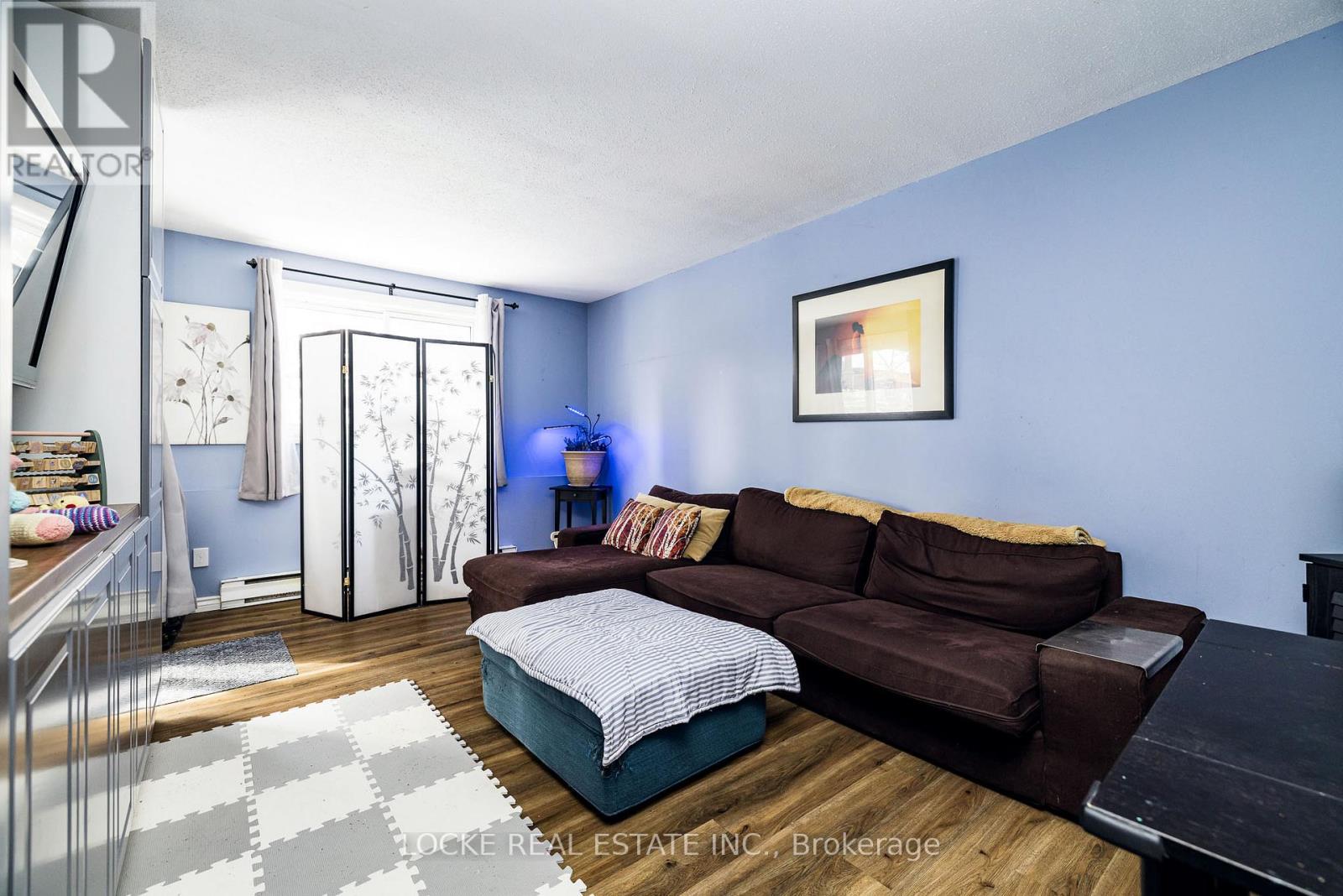 105 - 250 Brittany Drive, Ottawa, Ontario  K1K 4M1 - Photo 4 - X12923466