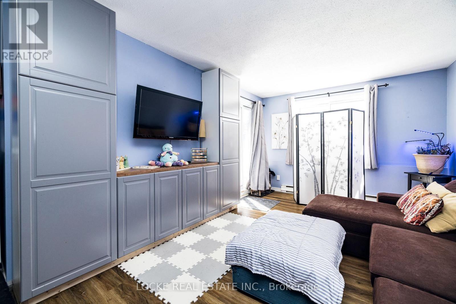 105 - 250 Brittany Drive, Ottawa, Ontario  K1K 4M1 - Photo 5 - X12923466