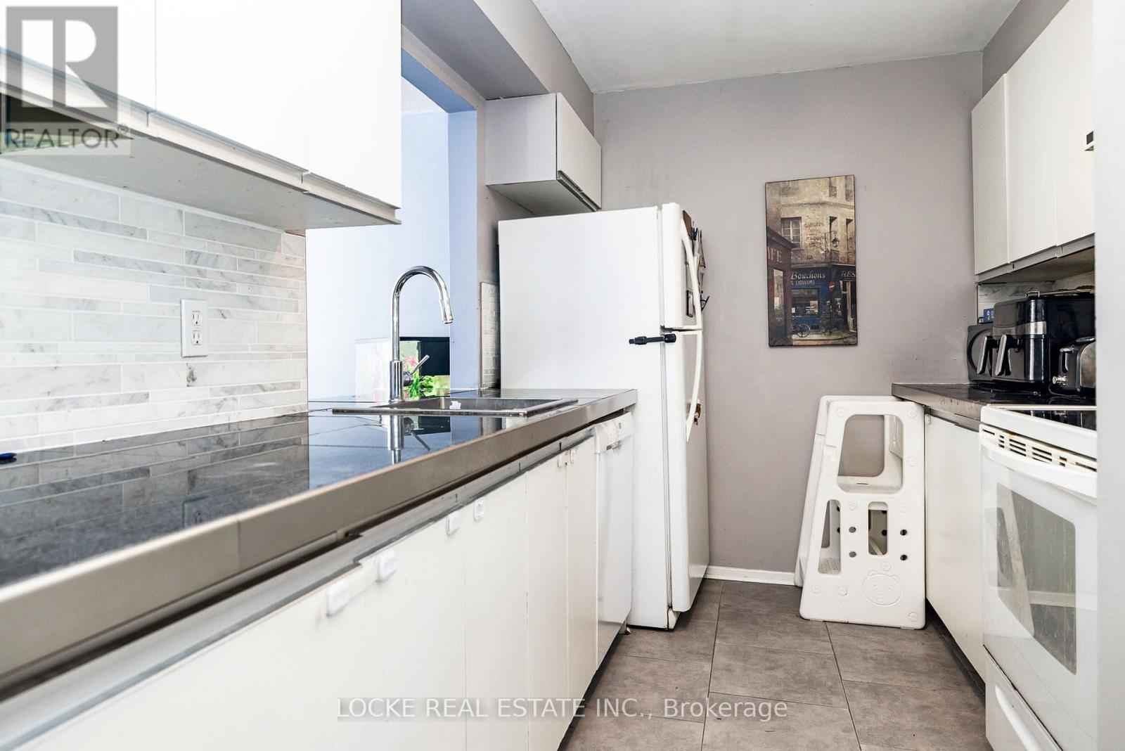 105 - 250 Brittany Drive, Ottawa, Ontario  K1K 4M1 - Photo 9 - X12923466