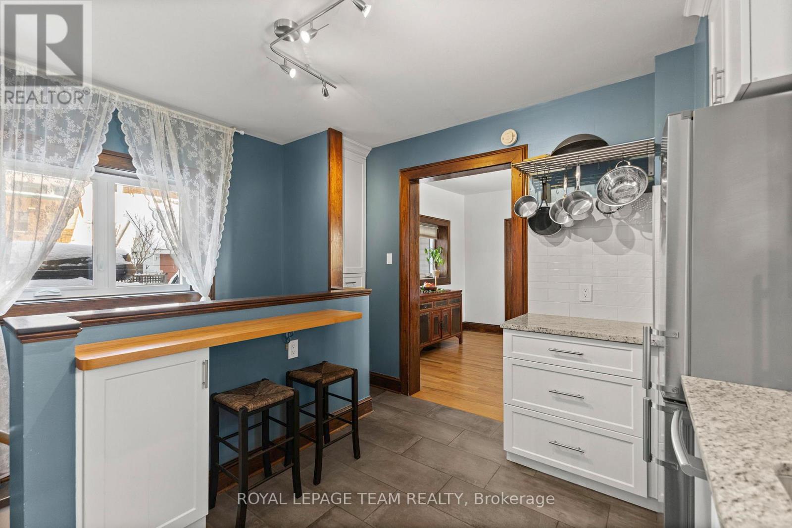 92 Third Avenue, Ottawa, Ontario  K1S 2J8 - Photo 11 - X12923482