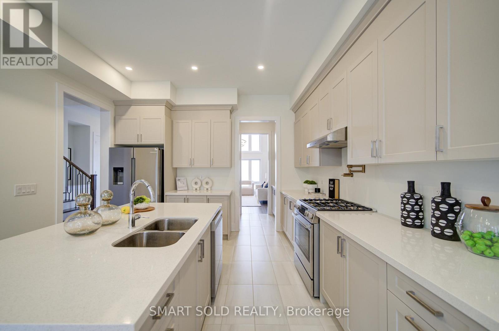 72 Meizhou Avenue, Markham, Ontario  L6C 3N1 - Photo 13 - N12922252