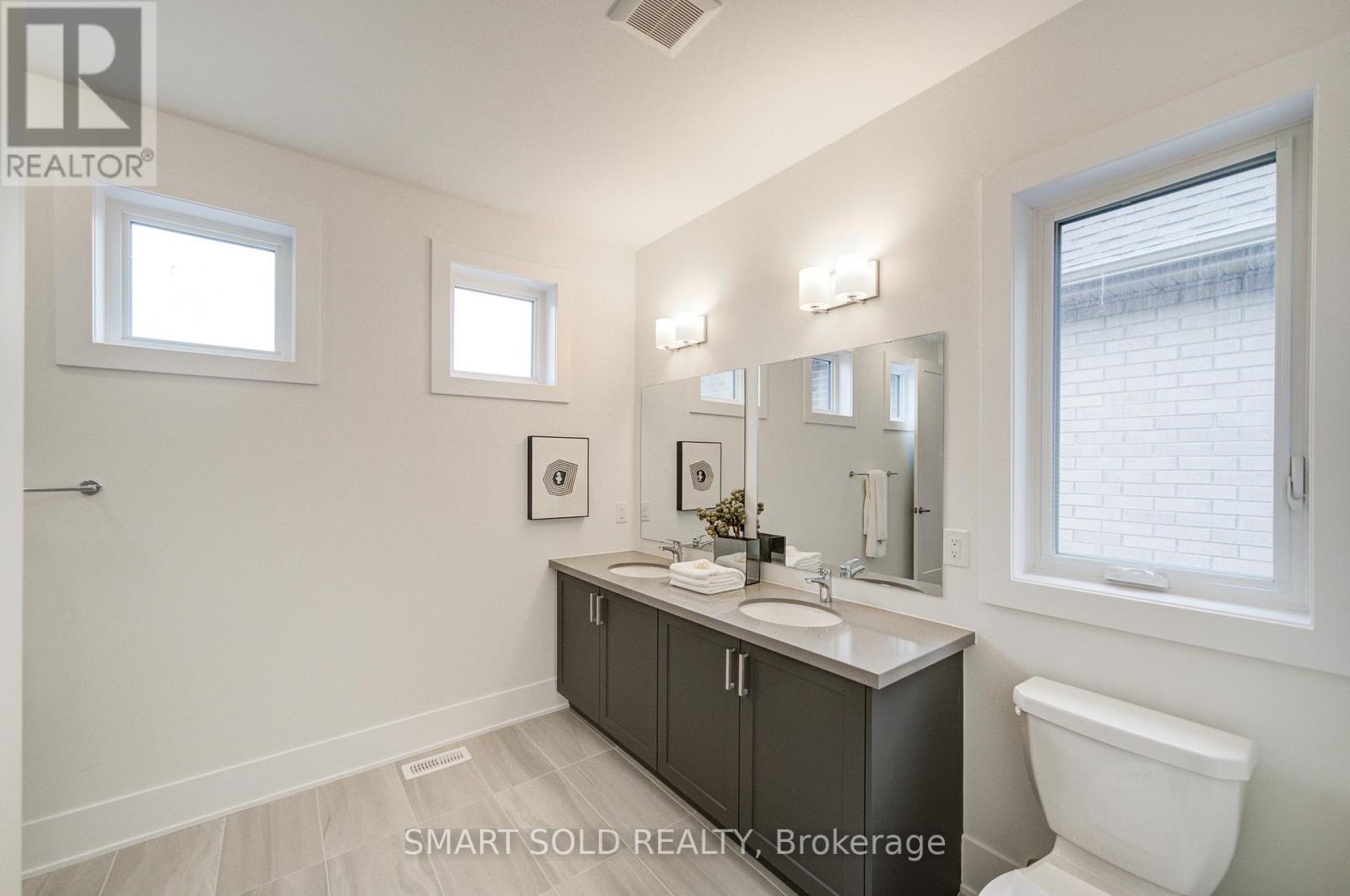 72 Meizhou Avenue, Markham, Ontario  L6C 3N1 - Photo 35 - N12922252