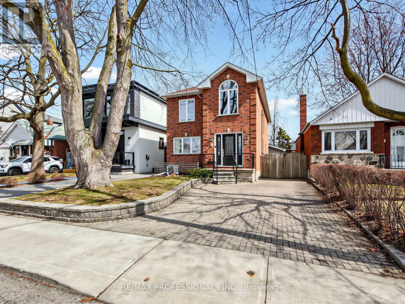 23 MCKAYFIELD ROAD, Toronto, Ontario