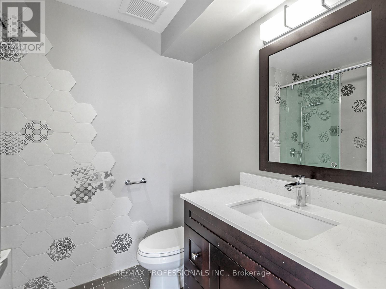 23 Mckayfield Road, Toronto, Ontario  M4J 4P6 - Photo 14 - E12923334