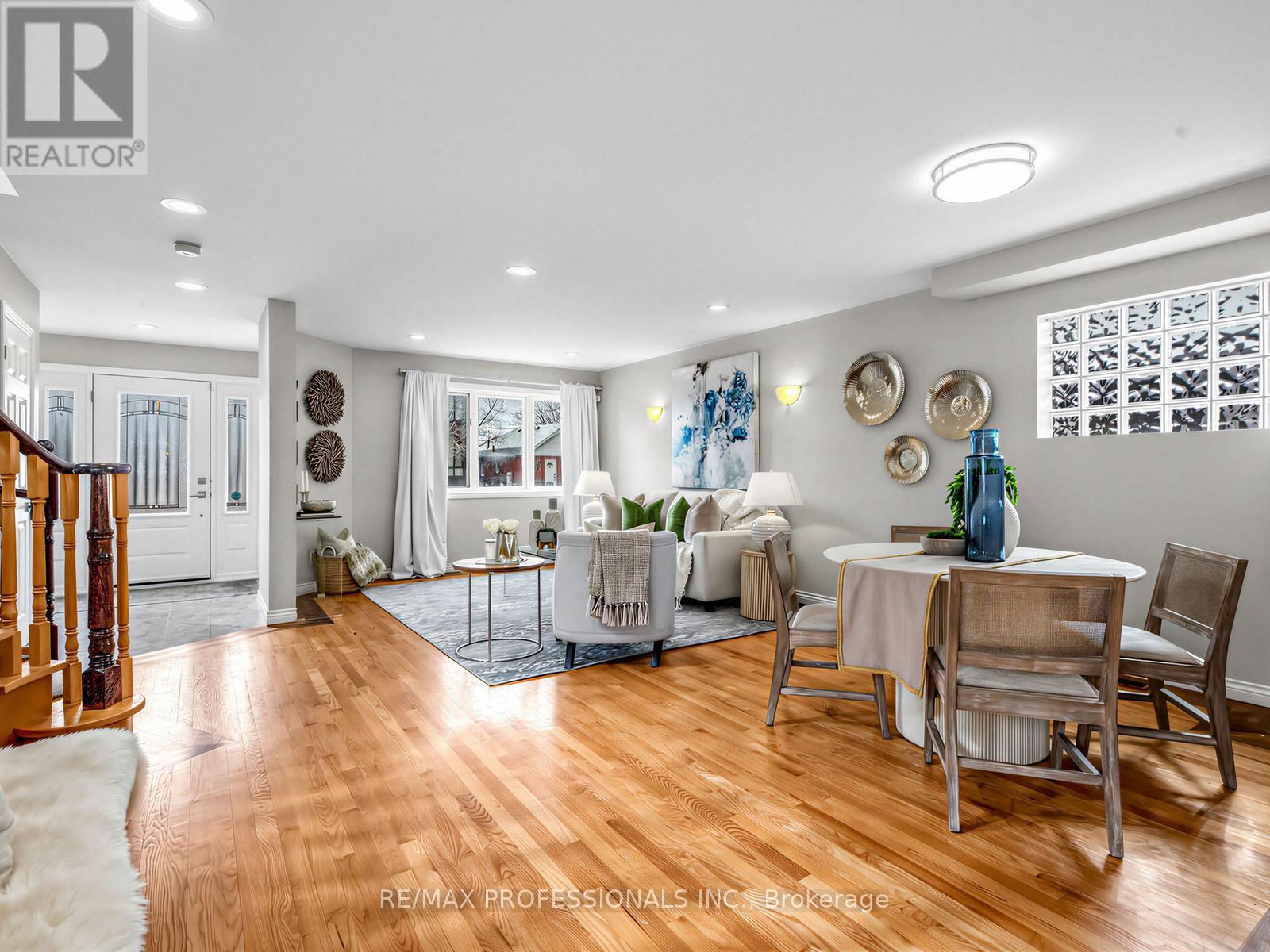 23 Mckayfield Road, Toronto, Ontario  M4J 4P6 - Photo 7 - E12923334