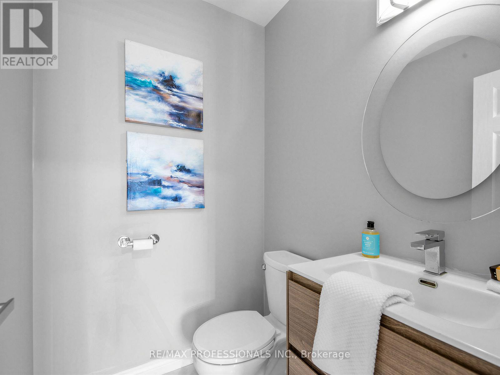 23 Mckayfield Road, Toronto, Ontario  M4J 4P6 - Photo 8 - E12923334