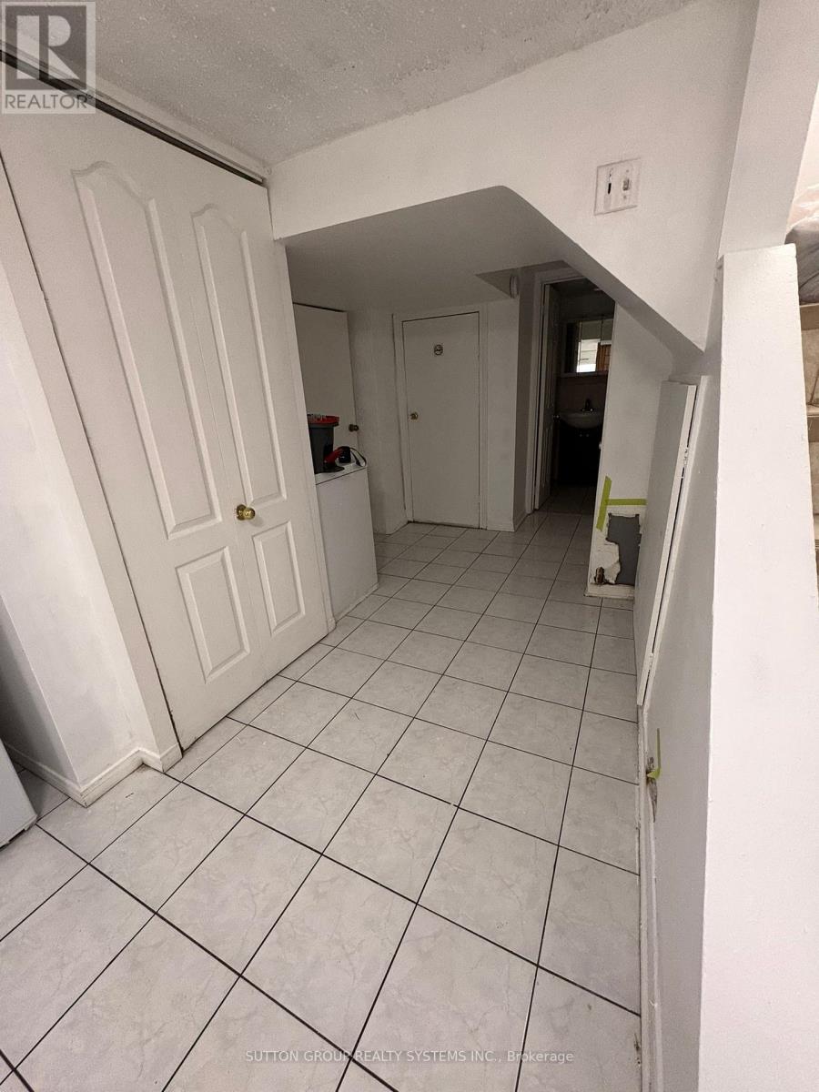 B2 - 83 Dawes (Basement) Road, Toronto, Ontario  M4C 5B2 - Photo 12 - E12923444