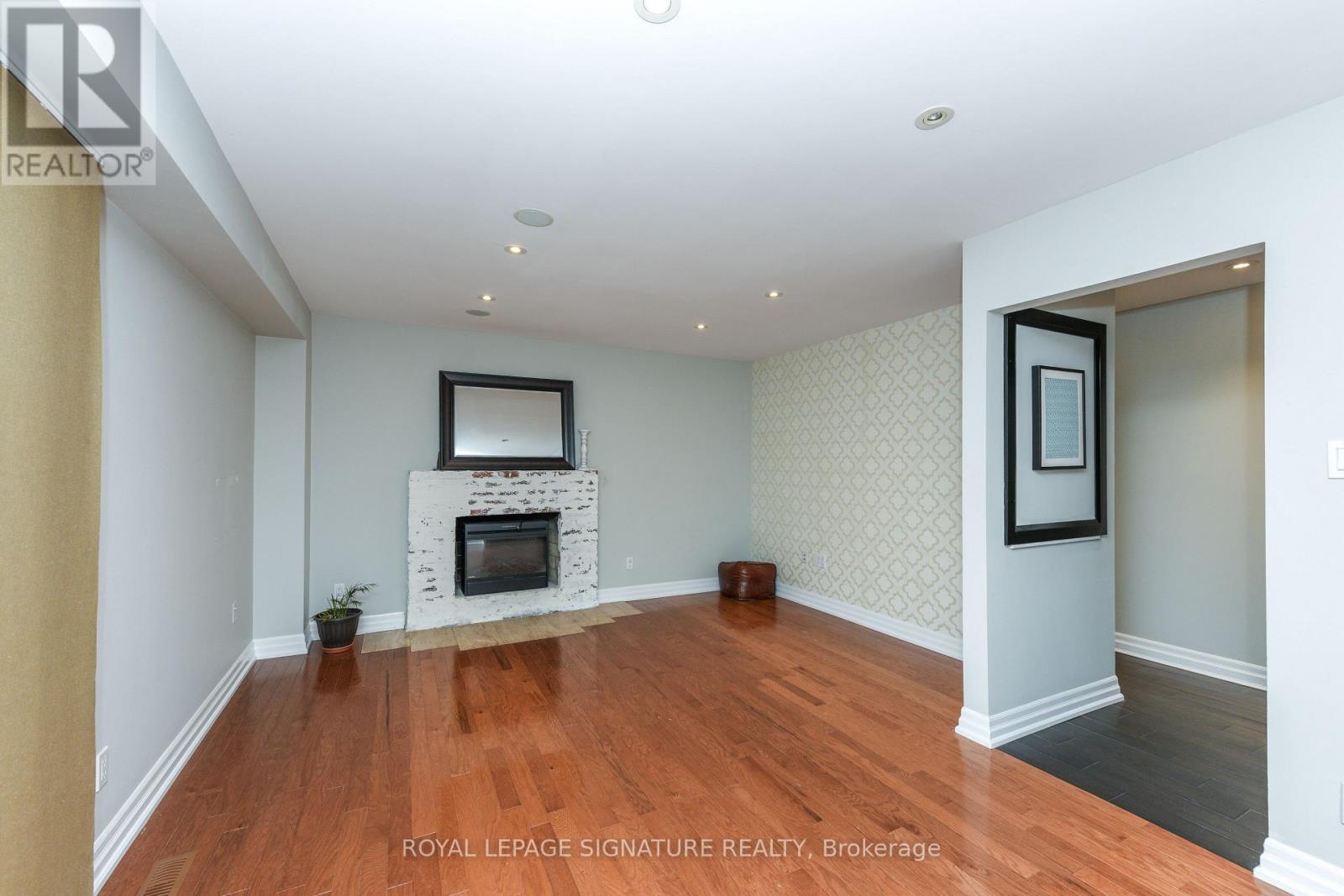 Upper Level - 3162 Folkway Drive, Mississauga, Ontario L5L 2A3 - Photo 15 - W12895142