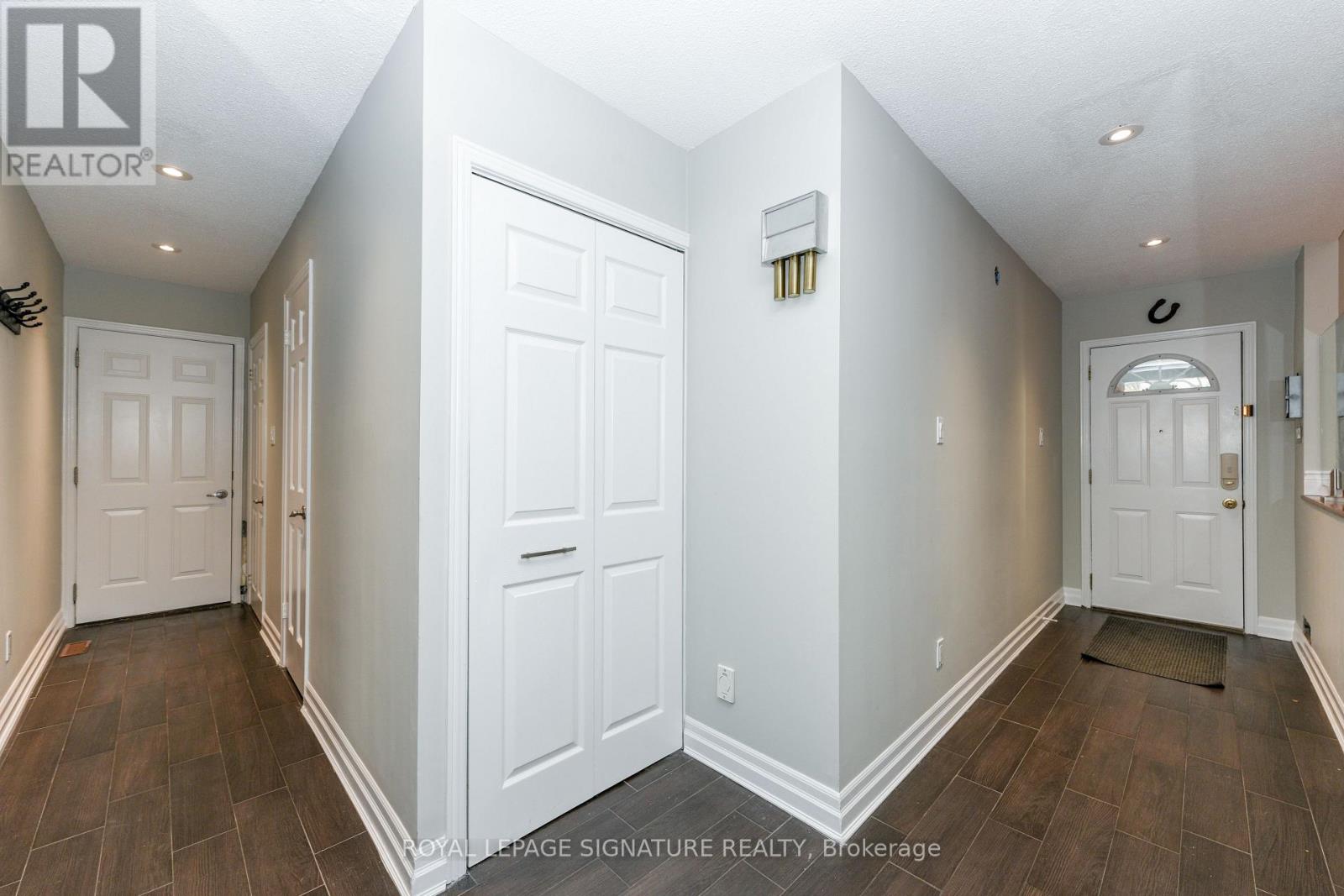 Upper Level - 3162 Folkway Drive, Mississauga, Ontario L5L 2A3 - Photo 3 - W12895142
