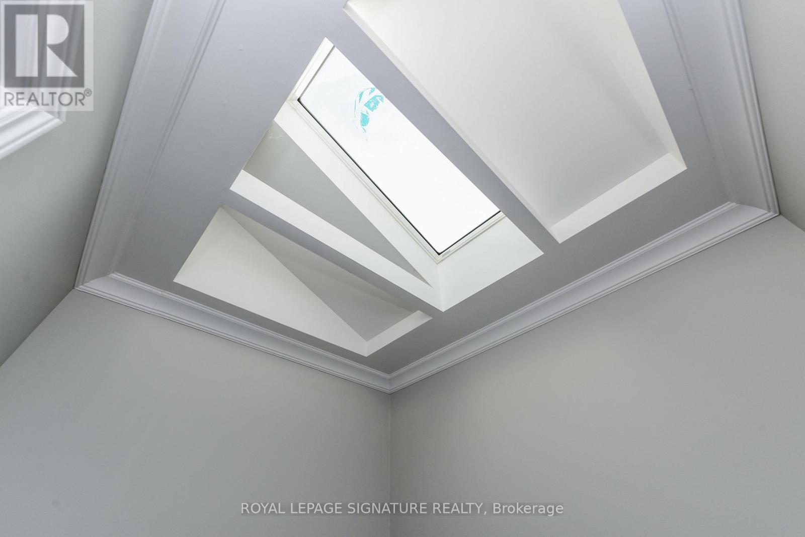 Upper Level - 3162 Folkway Drive, Mississauga, Ontario L5L 2A3 - Photo 33 - W12895142