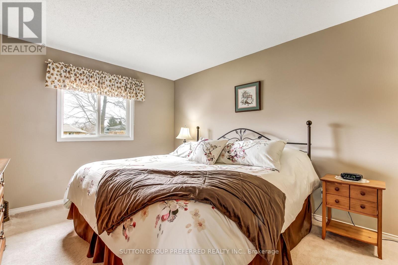 Photo 10 of 31 for 30 Folkstone Court