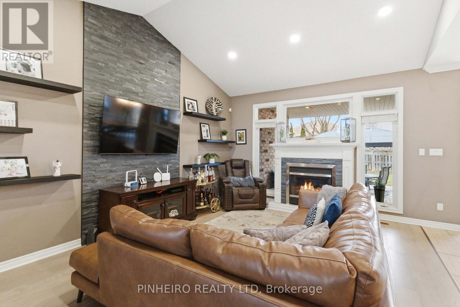 223 Birchmount Street, London South, Ontario  N6K 4X8 - Photo 4 - X12923488